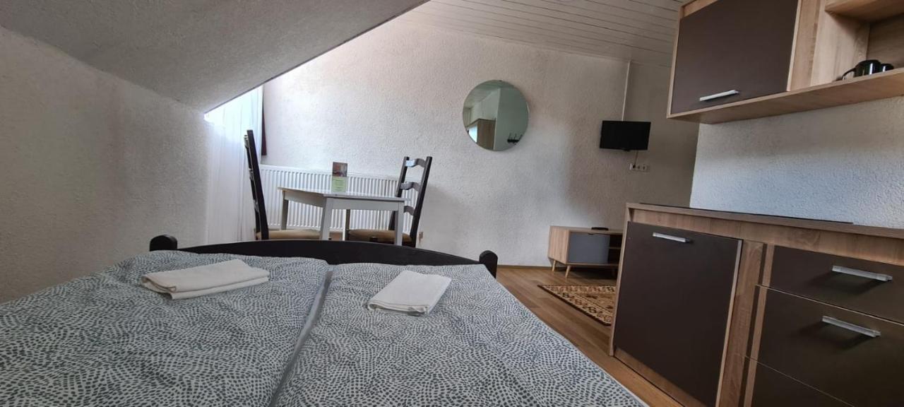 Apartman House Apartment โอดอร์เฮอู เซกุยเอสก์ ภายนอก รูปภาพ